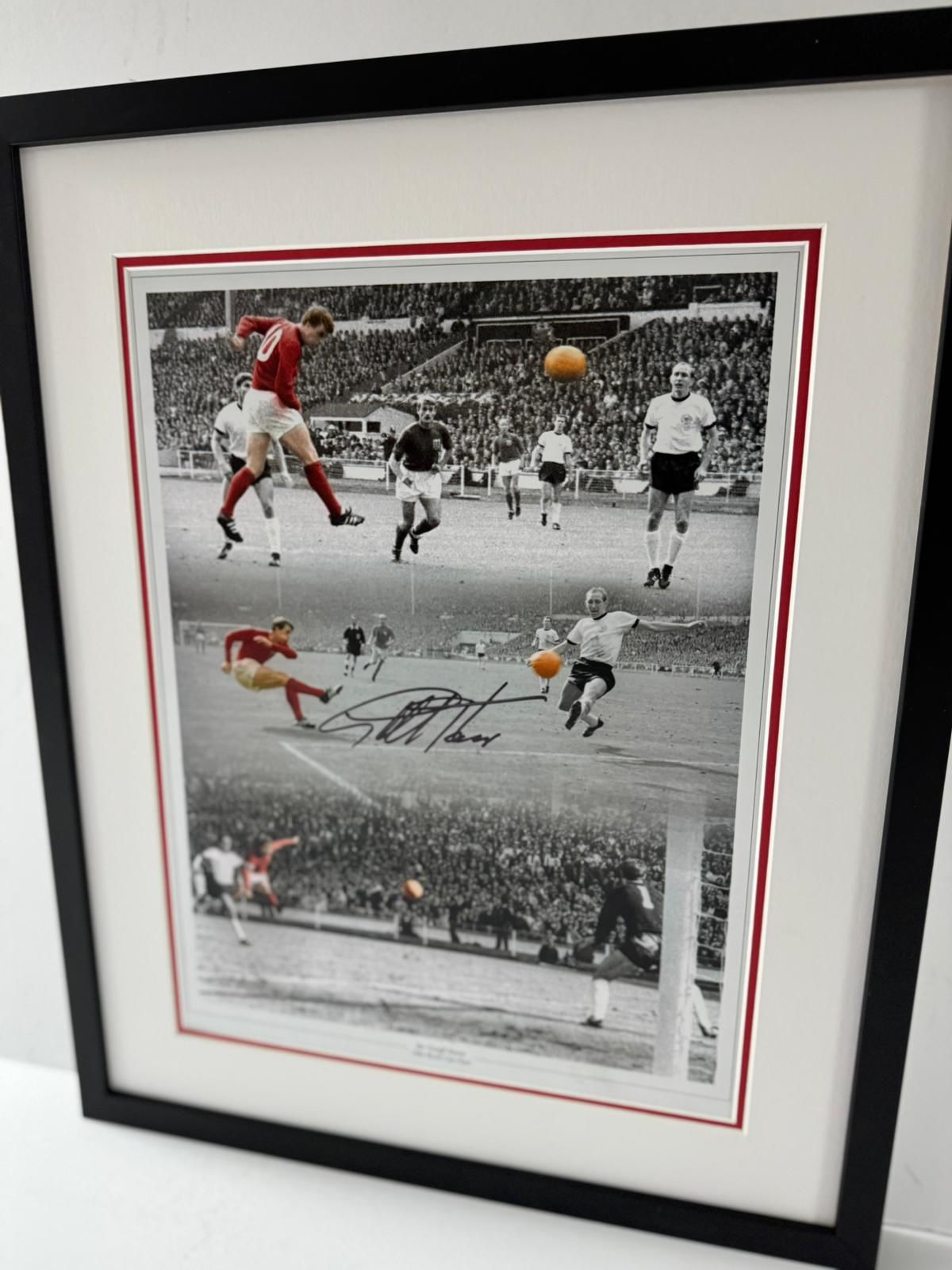 * NEW * Geoff Hurst Signed 1966 World Cup Winners Frame with COA