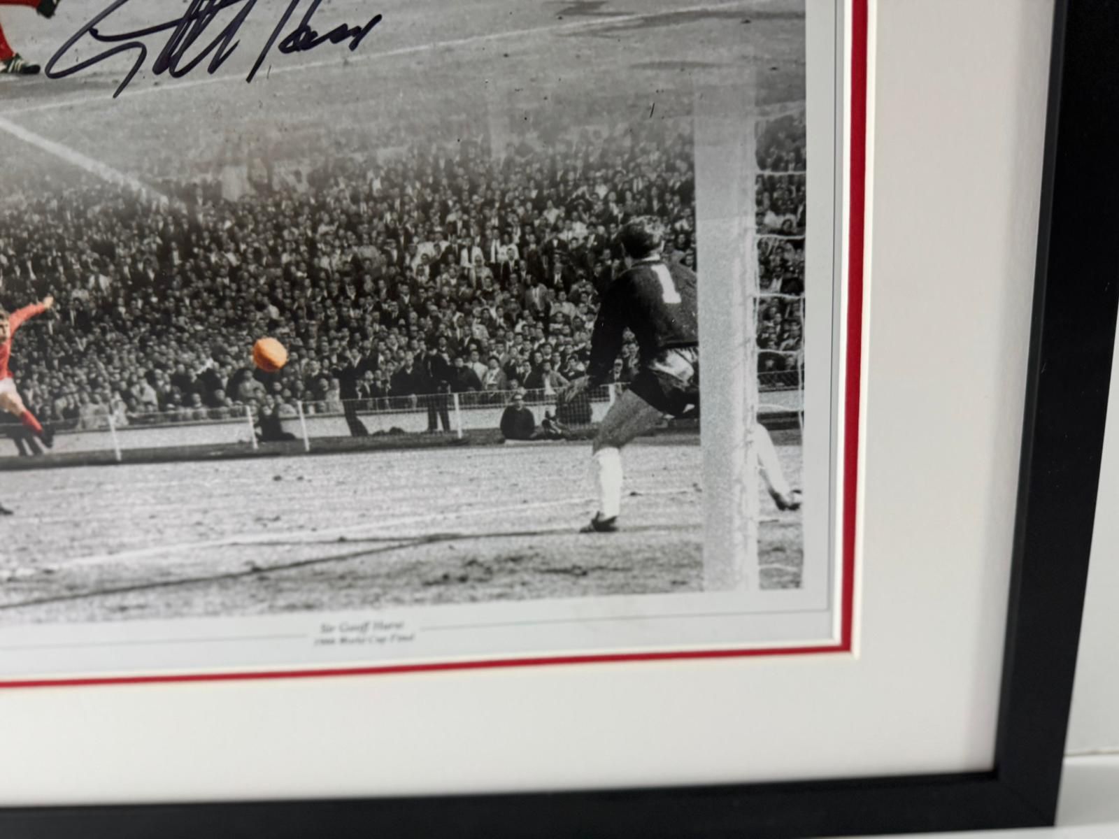 * NEW * Geoff Hurst Signed 1966 World Cup Winners Frame with COA
