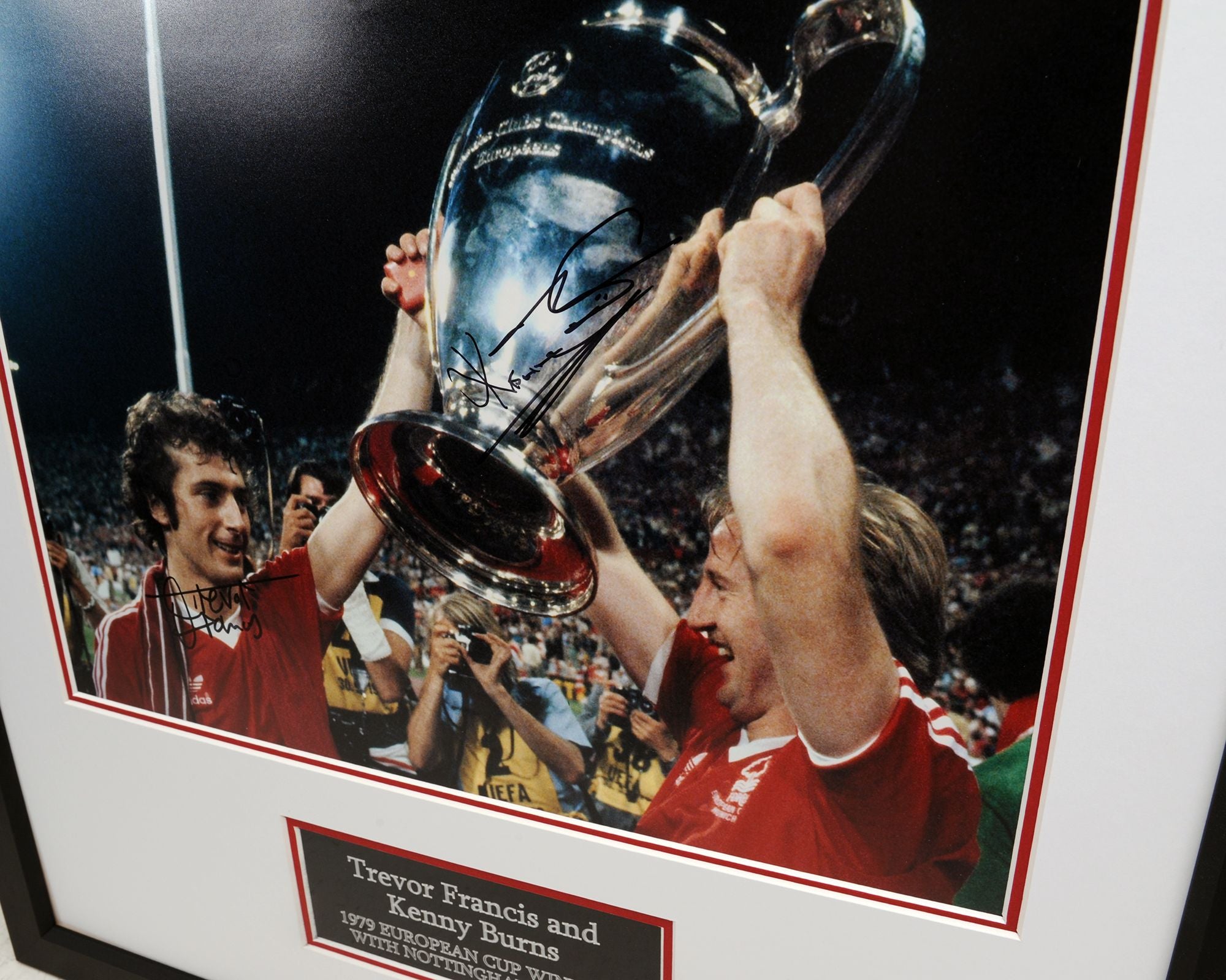 * NEW * Nottingham Forest 1979 European Cup Winners Frame, Signed by Trevor Francis and Kenny Burns